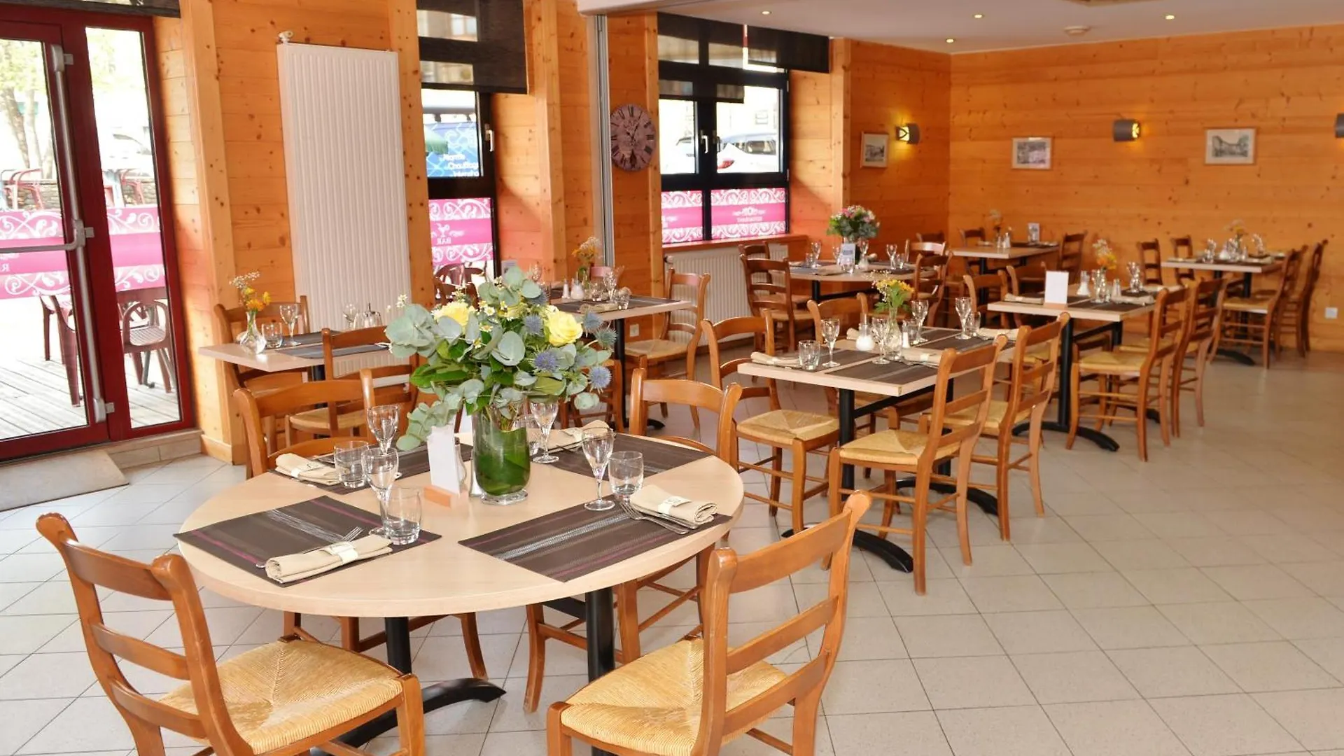 Logis Hotel De La Poste Mornant