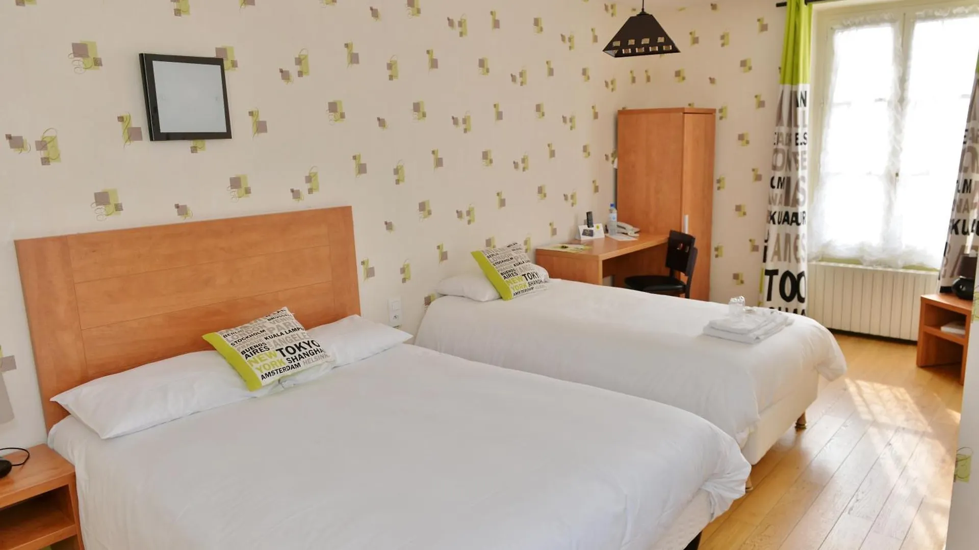 Logis Hotel De La Poste Mornant 0*,  Frankrijk
